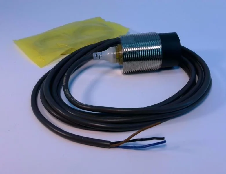 Omron E2A-M30KN20-WP-B1 2M — Proximity Sensors (image 2)