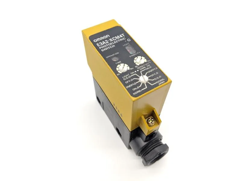Omron E3A2-XCM4T — Photoelectric Sensors (image 2)