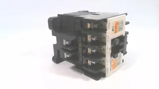 Fuji Electric SC-5-1H AC200V 2A — Contactors (image 2)