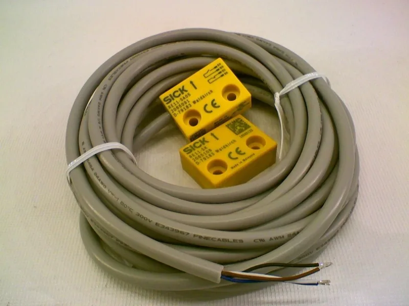 SICK RE11-SA05 — Photoelectric Sensors