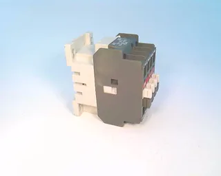 ABB A9-30-01 105V 50HZ 110/120 60HZ — Contactors (image 3)