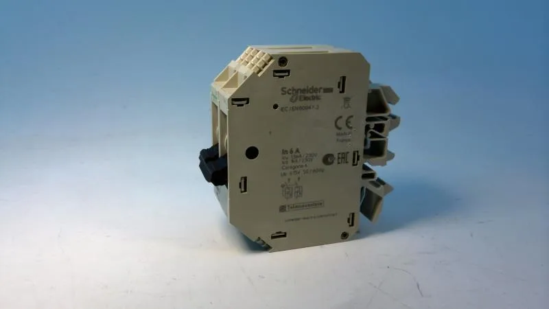 Schneider Electric GB2DB12 (image 5)