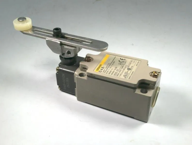 Omron D4B1116N — Limit Switches