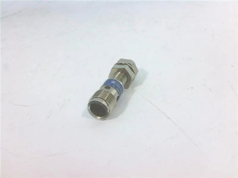 Schneider Electric XS1N08PB340D — Proximity Sensors (image 3)