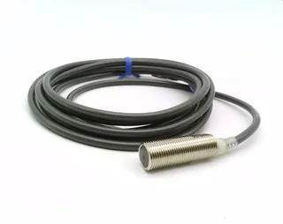 Omron E2AG-M12KS02-WP-B1 — Proximity Sensors