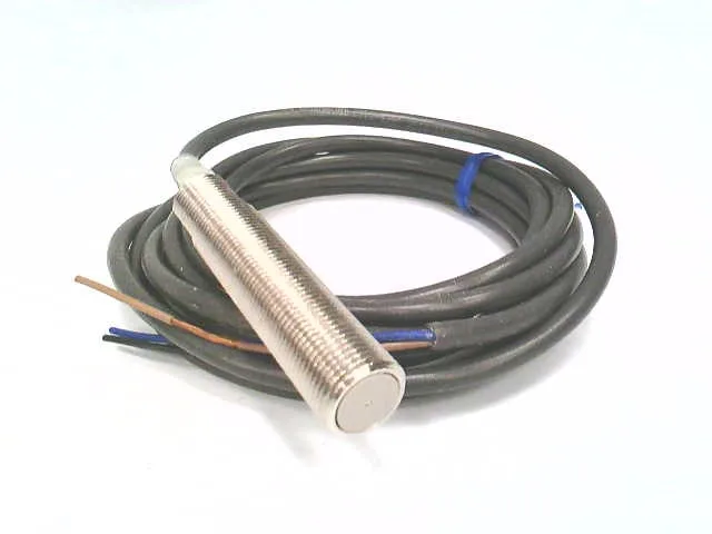Omron E2E2-X2B1 2M — Proximity Sensors